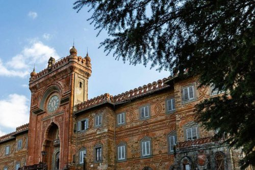 Lihat isi Kastil Asal Italia Tua yang Dijual Dengan Harga $ 18,5 juta USD