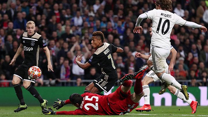 Eriksen yang kritis menemukan kekalahan ketat Tottenham melawan Ajax